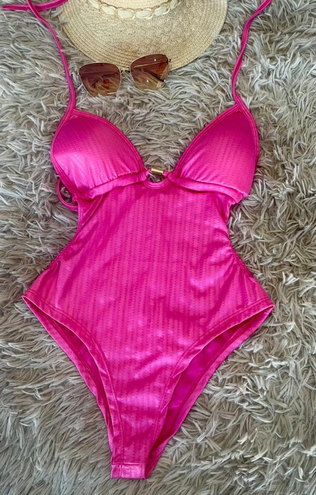 maiô decote detalhe metal